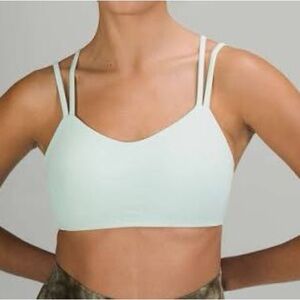 Lululemon like a cloud bra